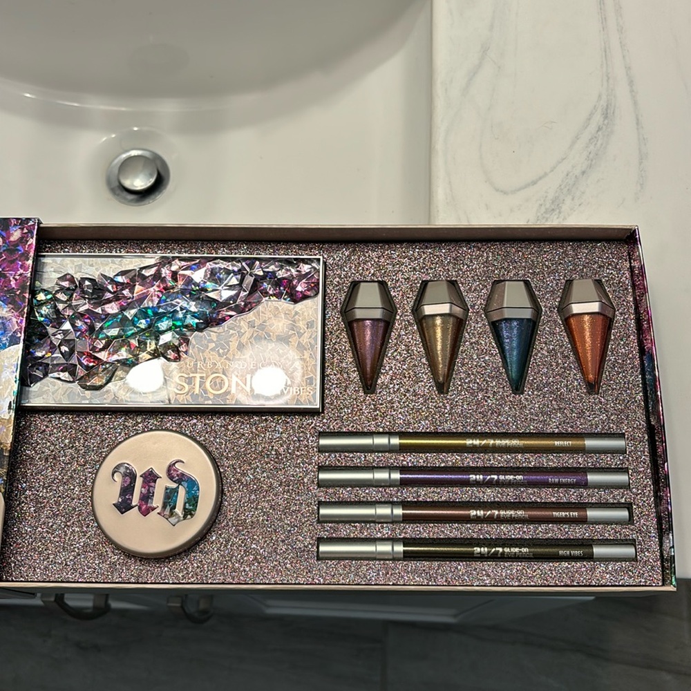 Urban decay stoned vibes vault